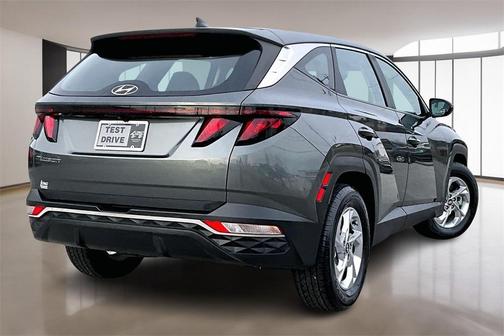 2022 Hyundai TUCSON SE