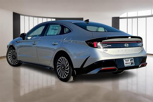 2025 Hyundai SONATA Hybrid SEL