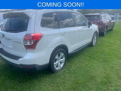 Crystal White Pearl 2016 Subaru Forester 2.5i Limited