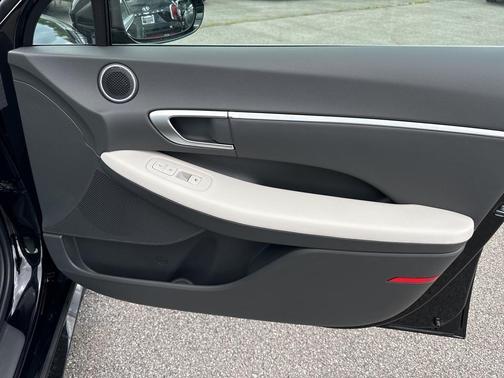 2024 Hyundai SONATA Hybrid SEL