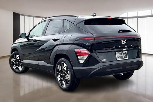 Abyss Black Pearl 2025 Hyundai KONA SEL Convenience