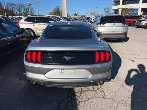 2021 Ford Mustang EcoBoost