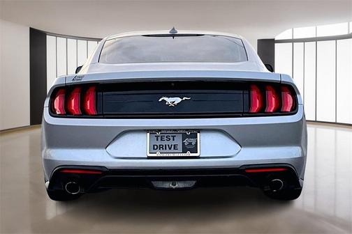 2021 Ford Mustang EcoBoost