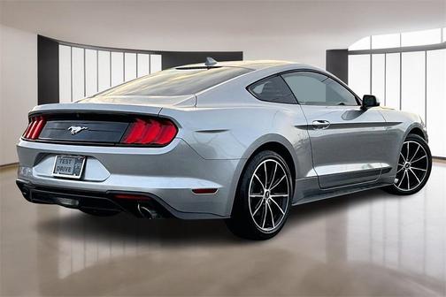2021 Ford Mustang EcoBoost