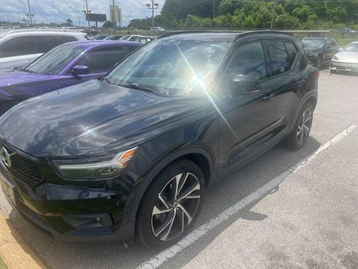 Blackstone 2019 Volvo XC40 R-DESIGN