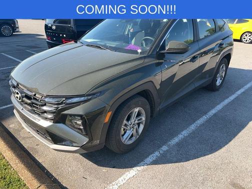 Green 2025 Hyundai TUCSON SE