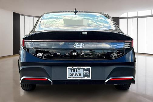 2025 Hyundai SONATA SE