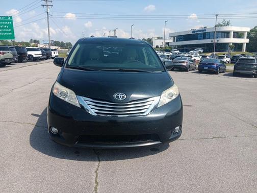 2011 Toyota Sienna XLE