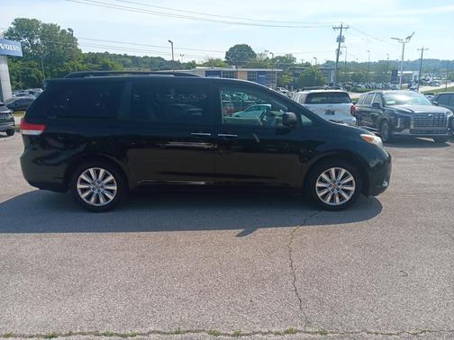 2011 Toyota Sienna XLE