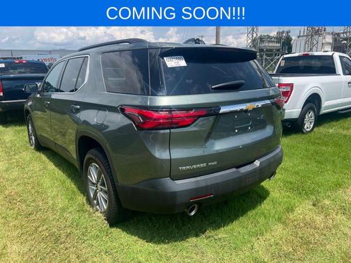 Silver Sage Metallic 2023 Chevrolet Traverse LT Cloth