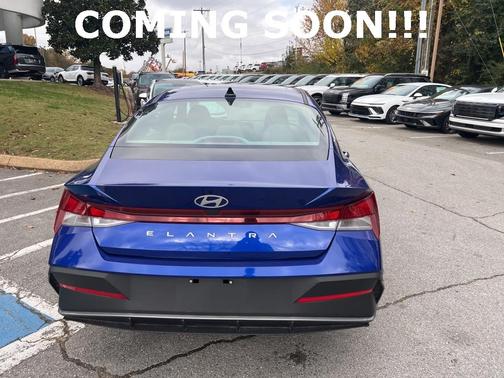 2025 Hyundai ELANTRA SE