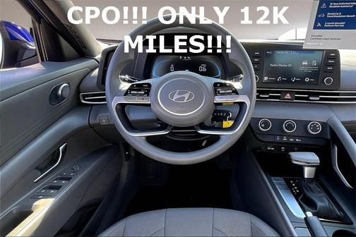 2025 Hyundai ELANTRA SE