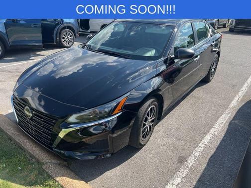 Black 2024 Nissan Altima 2.5 S