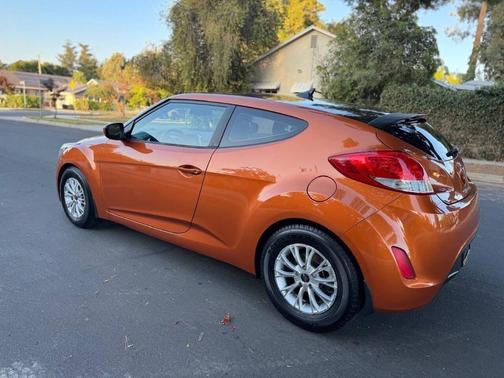 2012 Hyundai Veloster Base
