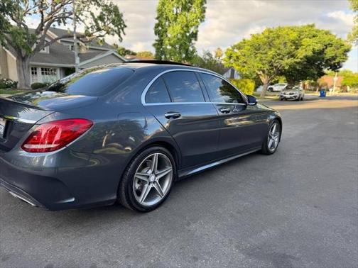2015 Mercedes-Benz C-Class C 300 4dr Sedan