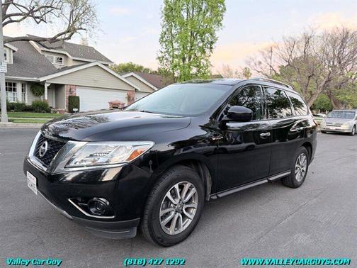 Super Black 2013 Nissan Pathfinder SV SUV
