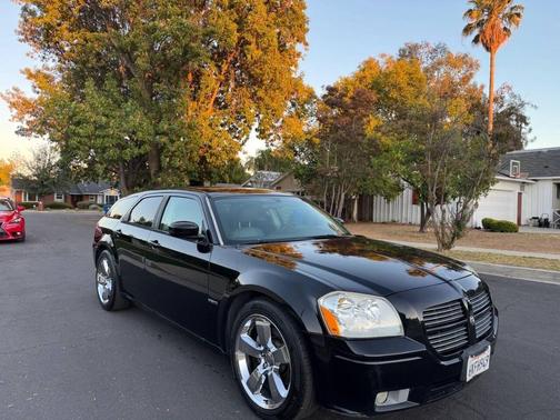 2005 Dodge Magnum RT