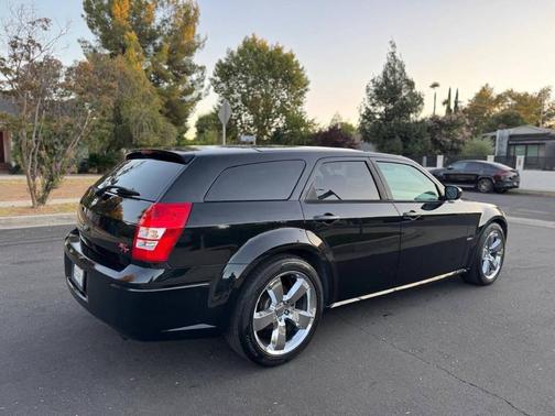 2005 Dodge Magnum RT