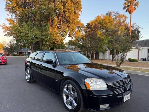2005 Dodge Magnum RT