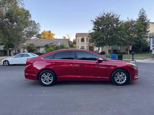2017 Hyundai SONATA SE