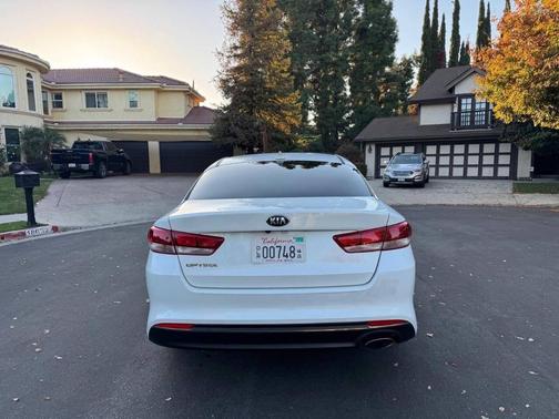 2017 Kia Optima LX