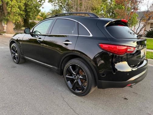 2015 INFINITI QX70 Base