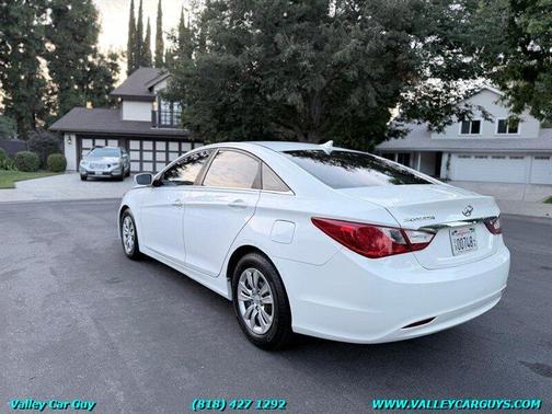 White 2011 Hyundai SONATA GLS