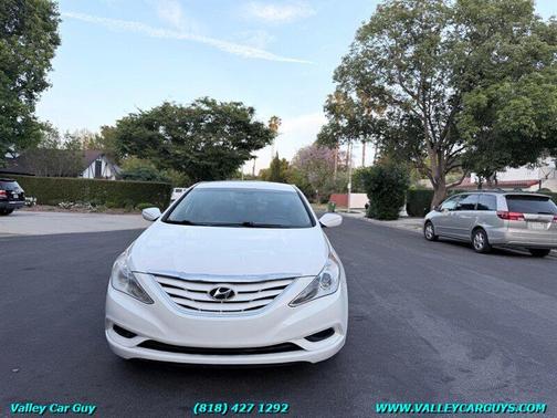 White 2011 Hyundai SONATA GLS