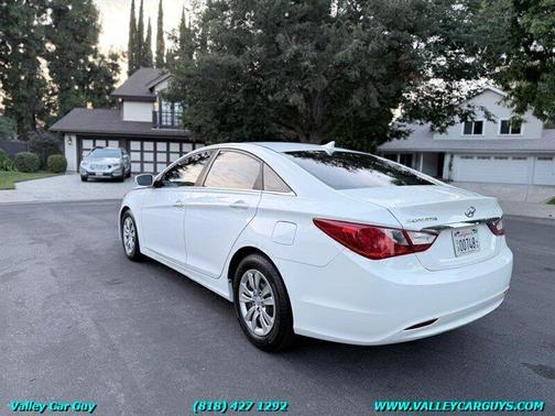White 2011 Hyundai SONATA GLS