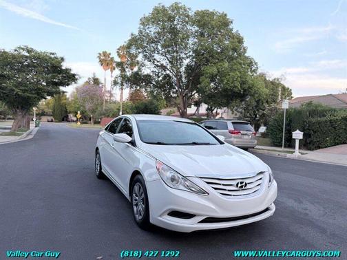 White 2011 Hyundai SONATA GLS
