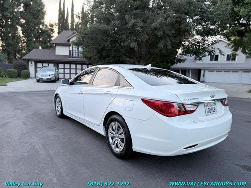White 2011 Hyundai SONATA GLS