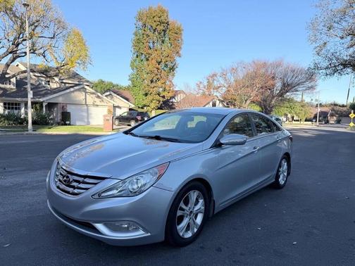 2011 Hyundai SONATA Limited