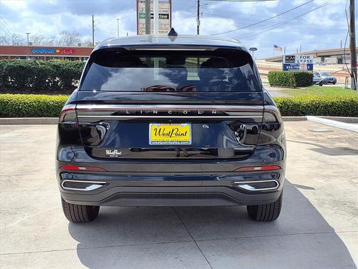 Black Metallic 2026 Lincoln Nautilus Premiere