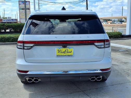 White Metallic 2027 Lincoln Aviator Reserve AWD