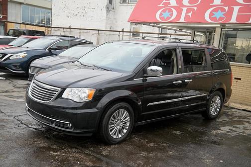 2016 Chrysler Town & Country Touring-L