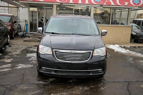 2016 Chrysler Town & Country Touring-L
