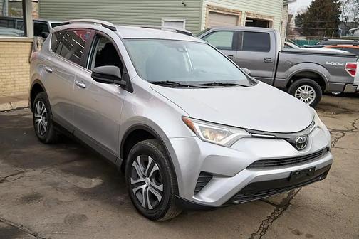 Silver Sky Metallic 2017 Toyota RAV4 LE