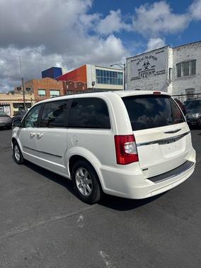 2011 Chrysler Town & Country Touring