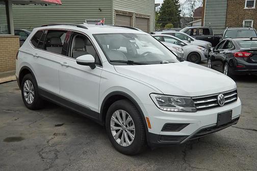 WHITE 2018 Volkswagen Tiguan 2.0T SE 4MOTION