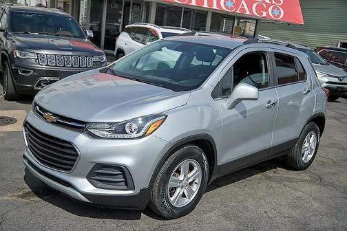 Silver Ice Metallic 2019 Chevrolet Trax LT