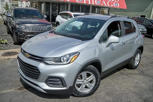 Silver Ice Metallic 2019 Chevrolet Trax LT