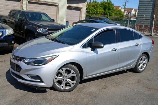 Silver Ice Metallic 2017 Chevrolet Cruze Premier