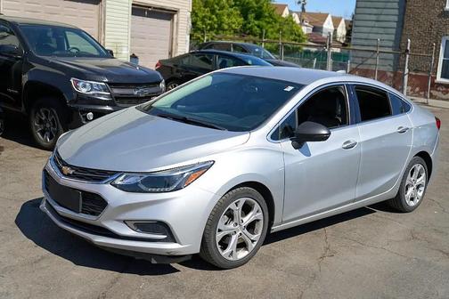 Silver Ice Metallic 2017 Chevrolet Cruze Premier
