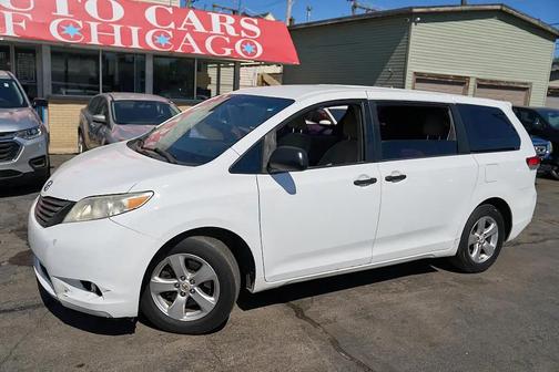 Super White 2012 Toyota Sienna LE
