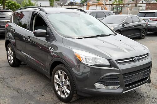 Magnetic 2016 Ford Escape SE