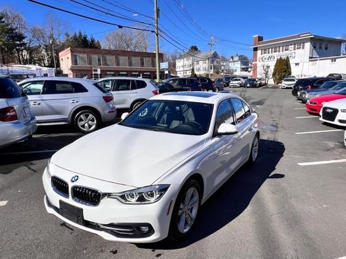 2018 BMW 330 i xDrive