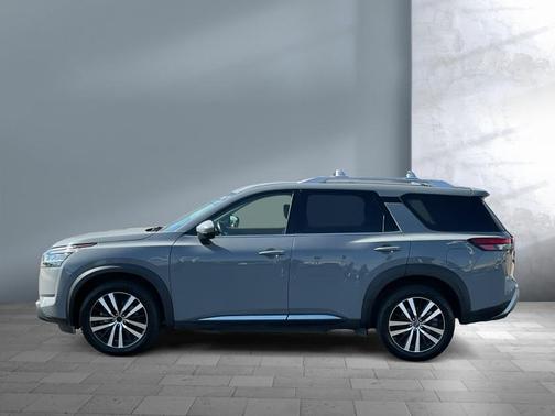 2023 Nissan Pathfinder Platinum 4WD