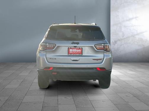 2023 Jeep Compass Trailhawk