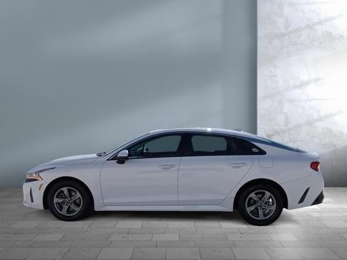 2022 Kia K5 LXS