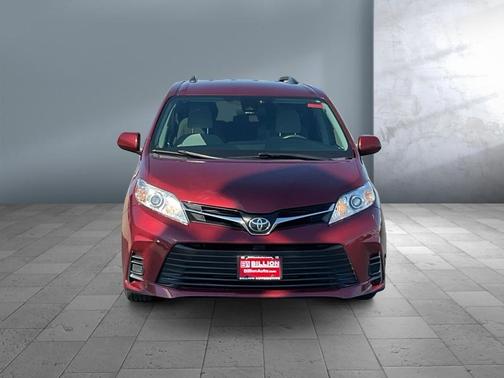2018 Toyota Sienna LE